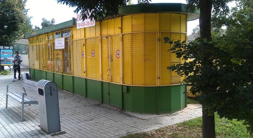 CSIKI-CSUKI: mégsem tüntetné el teljesen a Biokom, helyreállítaná a villamosmegállót Pécsett