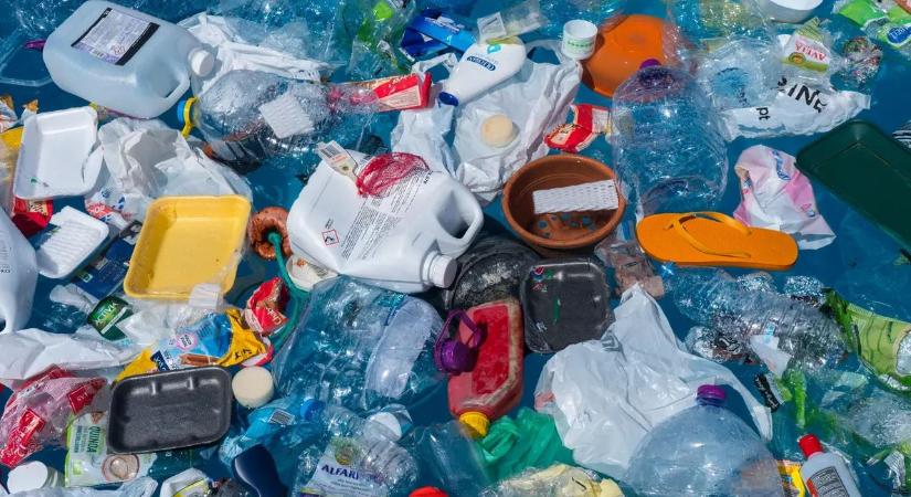 Újabb országban került tiltólistára az egyszer használatos műanyag