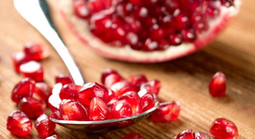 Gránátalma pucolása, facsarása és egy szuper diétás koktél recept