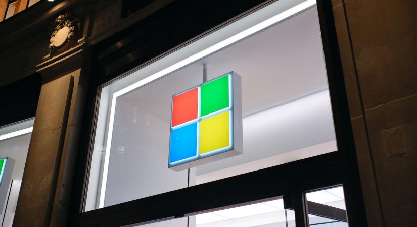 Tízezer embert bocsát el a Microsoft
