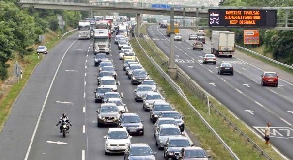 Elindult a motoros autópálya-matricák értékesítése, de van egy kis bibi