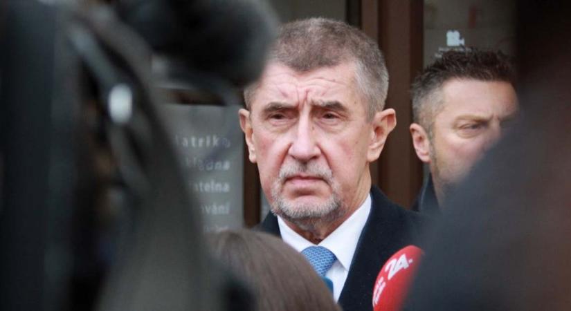Nem sikerült Babiš pártjának megbuktatnia a cseh koalíciós kormányt