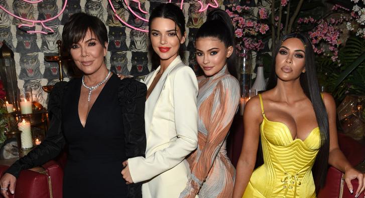 A Kardashian család kételkedik Kanye West új házasságának valódiságában