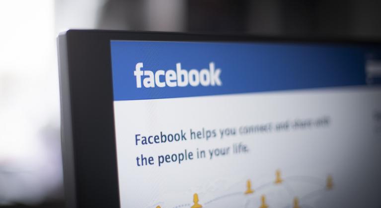 Felszabadíthatja a mellbimbókat a Facebook és az Instagram