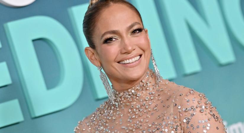 Jól eltalált merészség: Jennifer Lopez átlátszó estélyiben tündökölt