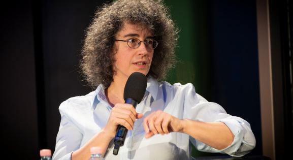 Szvoren Edina sokáig hanyagolta a magyar kortárs irodalmat, aztán jött Esterházy, aki áttörte a falat