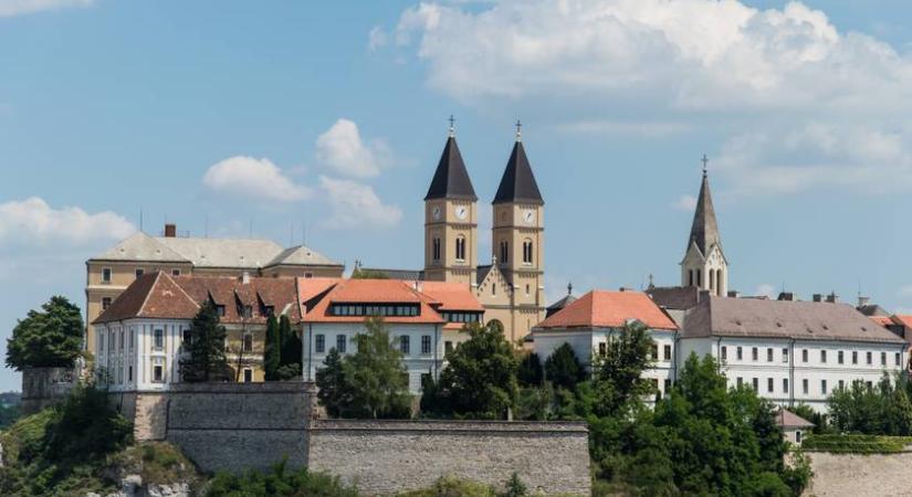 Idén egész Európa egy gyönyörű magyar városra figyel: te mennyit tudsz Veszprémről? Teszteld magad!