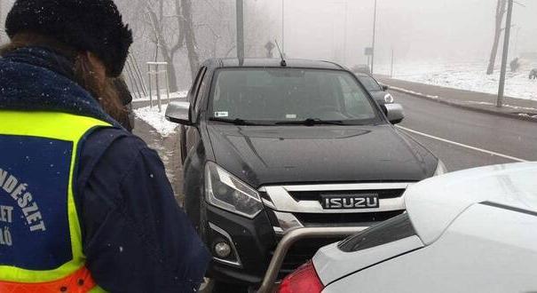 Hiába a jogszabály, a motorosoknak is fizetni kell a budapesti parkolóban