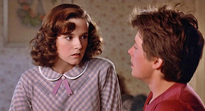 Ő volt Marty McFly dögös anyukája a Vissza a jövőbe című filmben – Így néz ki napjainkban a színésznő!