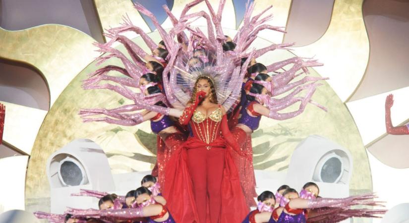 Beyoncé 11 éves lányával lépett újra színpadra, a közönség teljesen odáig volt Blue Ivy-ért