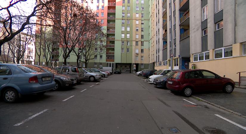 Január elsejétől már a helyi lakosoknak is fizetőssé vált Józsefvárosban a parkolás