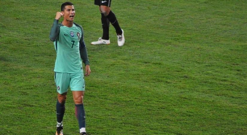Ronaldo kipróbálja magát a ketrecharcban? Meglepő képet tett fel
