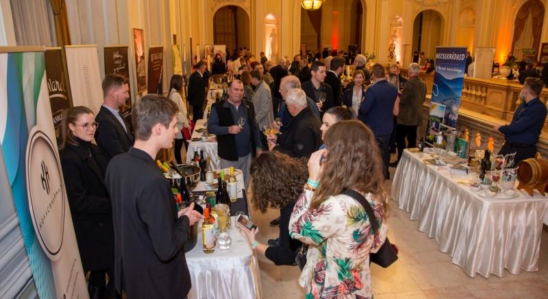 Borkonferencia és bortúra a Vajdahunyadvárban
