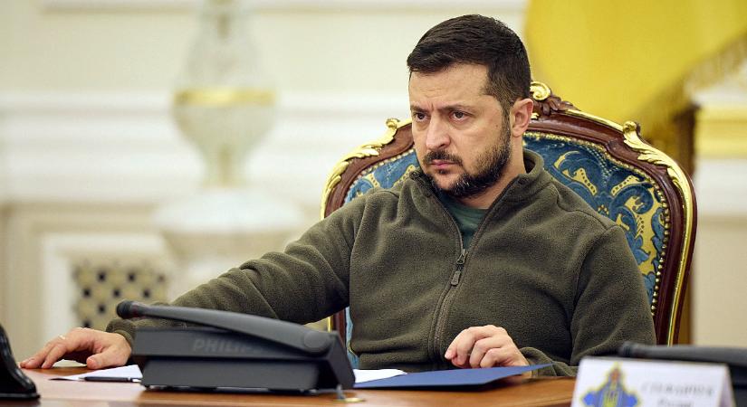 „Az ukrán állam nem fog gyengeséget mutatni” – mondja Zelenszkij, nem csitul a belpolitikai tisztogatás Ukrajnában