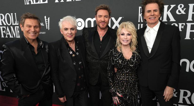 Dolly Parton rockalbumot ad ki – Mick Jaggert is meghívta közreműködőnek
