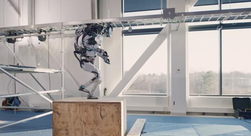 Ez a robot már majdnem jobban mozog, mint egy ember - VIDEÓ