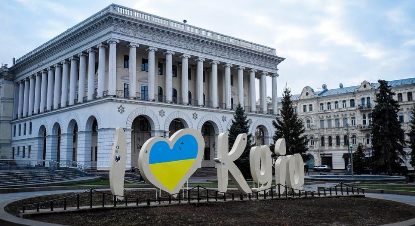 Lemondott az ukrán főügyészség és az elnöki adminisztráció helyettese is