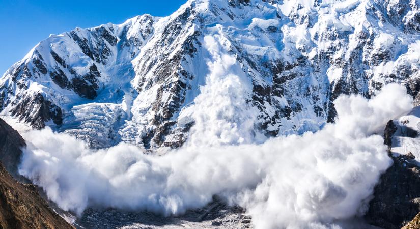 28 embert ölt meg az autójában egy hatalmas lavina Tibetben