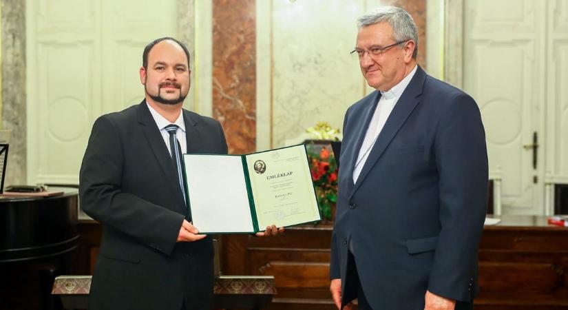 Szalézi Szent Ferenc-ösztöndíjat vehetett át a Veszprém Televízió munkatársa