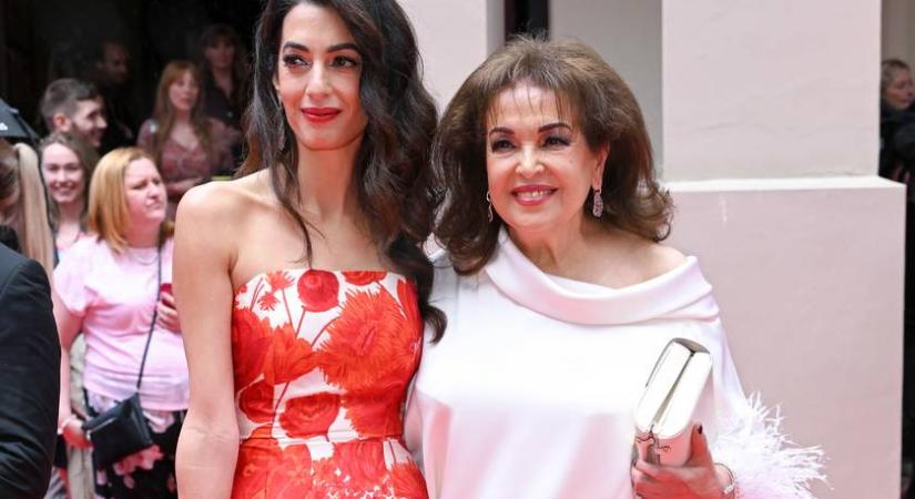 Amal Clooney 74 éves édesanyja olyan stílusos, mint a lánya - Baria nőies és elegáns szettjei