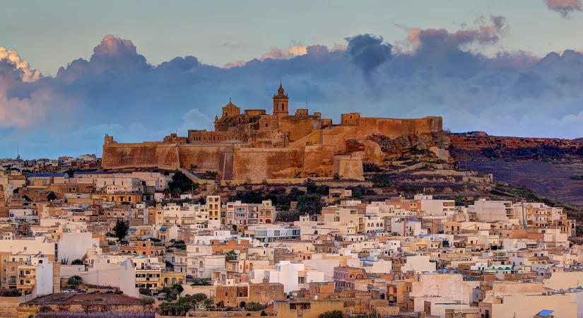 Lenyűgöző tengerpart és ékszerdoboznak beillő városok várnak ezen a mediterrán szigeten