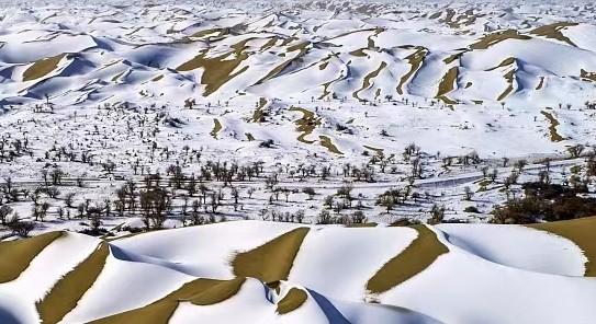 Hó borította a Takla-Makán sivatagot Kínában