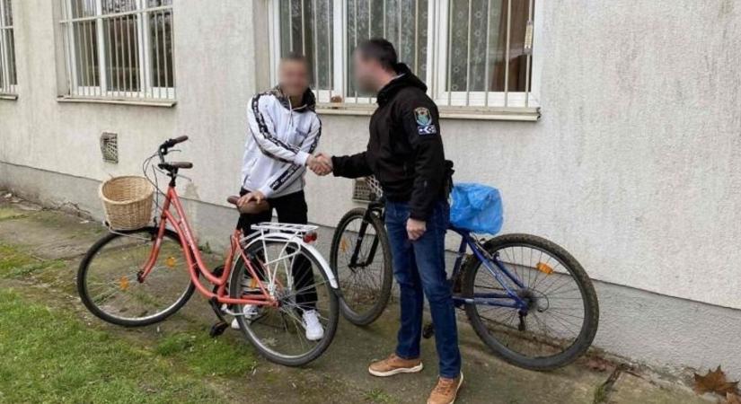 Két lopott biciklivel pattant vonatra egy tolvaj Debrecenben