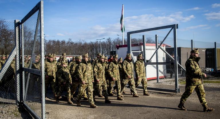 Vegyes fogadtatása volt a magyar katonákat érintő kormányzati döntésnek