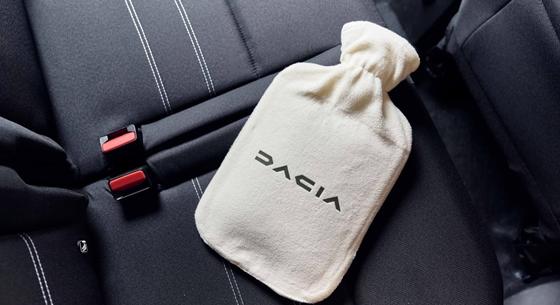 Melegvizes palackokkal trollkodja a Dacia az ülésfűtést előfizetésért kínáló gyártókat