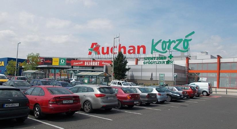 Sztrájkot fontolgatnak az Auchan dolgozói