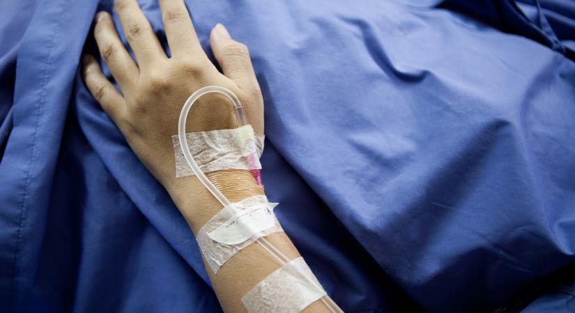 Súlyos balesetet szenvedett egy magyar egyetemista Indiában: többmillió forintba kerülnek az előtte álló műtétek