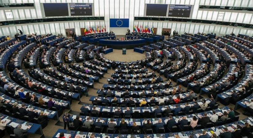 EP-törvényhozó a Politicónak: Mindennapos a kicsinyes korrupció