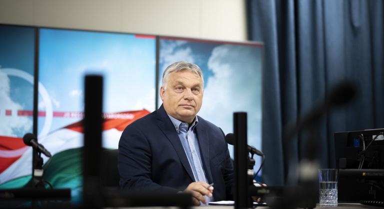 Orbán Viktor: Ütnek, vernek, rúgnak, harapnak bennünket