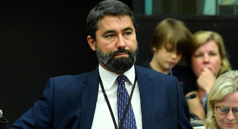 Hidvéghi Balázs: A magyar kormányt bírálók közül most sokan rács mögött ülnek