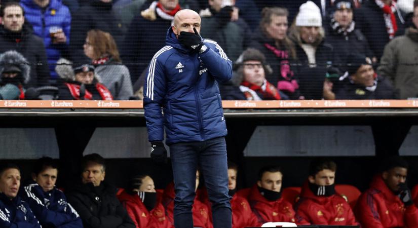 Az újabb égés után azonnal kirúgták az Ajax edzőjét