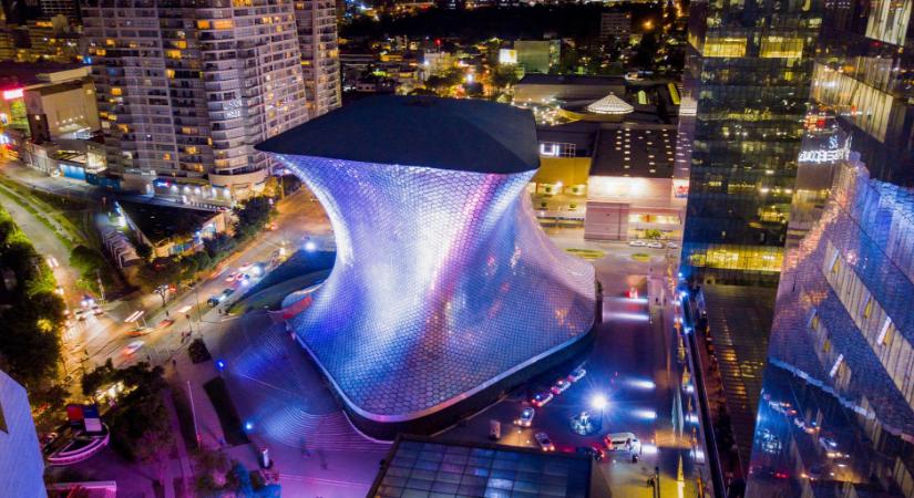 Látványos képek a futurisztikus megjelenésű mexikói Soumaya Múzeumról