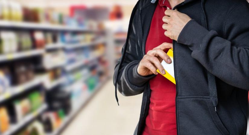 Már a sajtokra és a fogkrémekre is lopásgátlót raknak a kolozsvári szupermarketekben