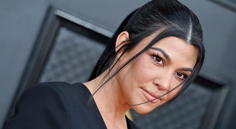 Kourtney Kardashian újraértelmezett meztelenruhája zavart keltett a kommentelők körében