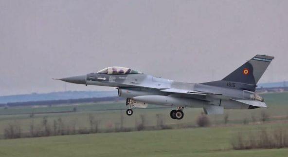 F-16-os vadászgépeket is kaphat Ukrajna?