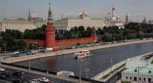 Kreml: Az amerikai elnök nagyon gyorsan véget vethetne a háborúnak