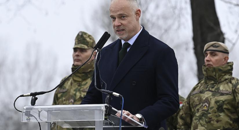 A honvédelmi miniszter bemutatta Magyarország legszorosabb szövetségesét