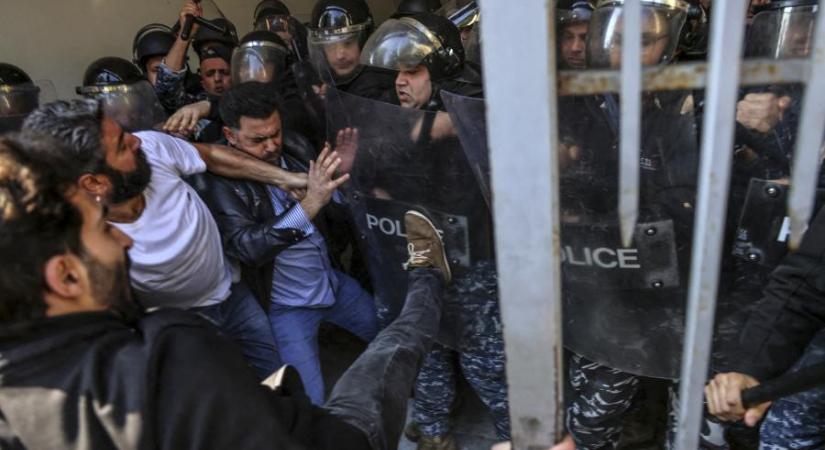 Veszélyben az igazság, ellehetetlenítették a bejrúti robbanás vizsgálóbírójának munkáját