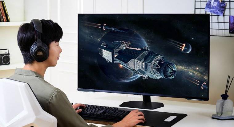Az eddigiektől eltérő gamer-monitort mutatott be a Samsung