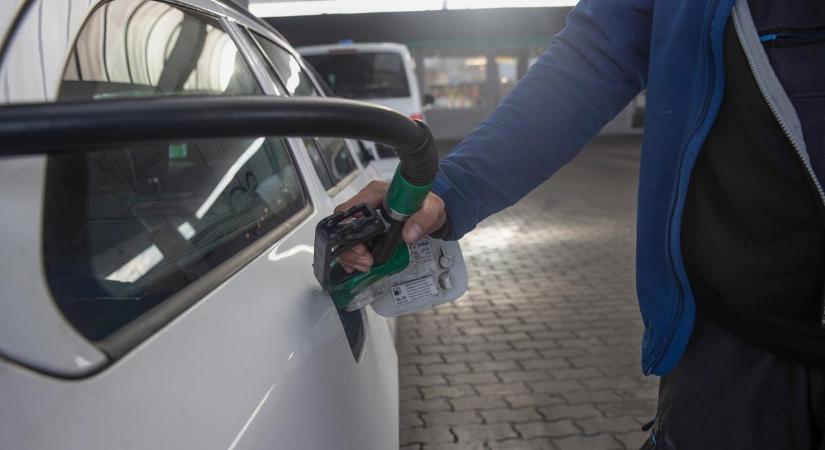 Néhány benzinkút már készül az ezer forint feletti üzemanyagárra