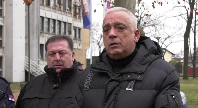Ezerháromszáz eurós kabátban nem fázik Szabadka polgármestere