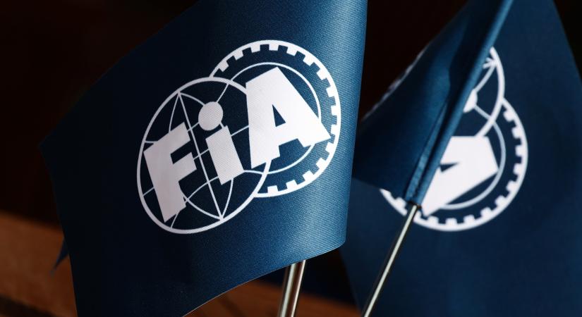 Botrány az F1-ben, magyarázkodik az FIA