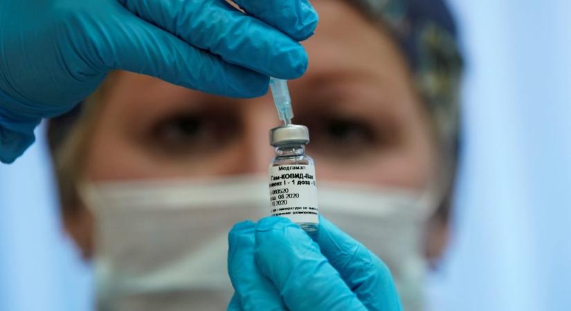 Ajjaj: súlyos mellékhatást állapítottak meg a Pfizer új vakcinájánál