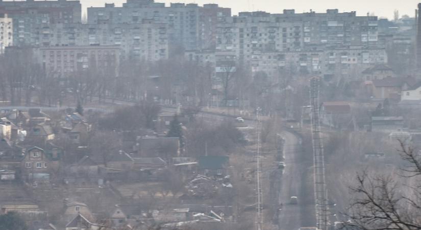 Bahmuti helyzetkép: az ukránoknak nincs elég tüzérségük, és az orosz bekerítésétől tartanak