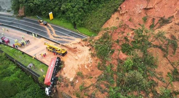 Hatalmas esőzések és halálos földcsuszamlás Brazíliában