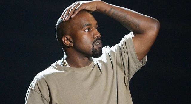 Kanye West őrjöngve tépte ki egy őt videózó nő kezéből a telefont, eljárás indult ellene